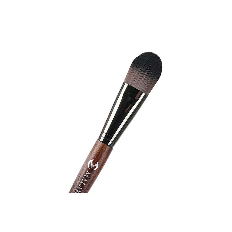 Pro Foundation Brush